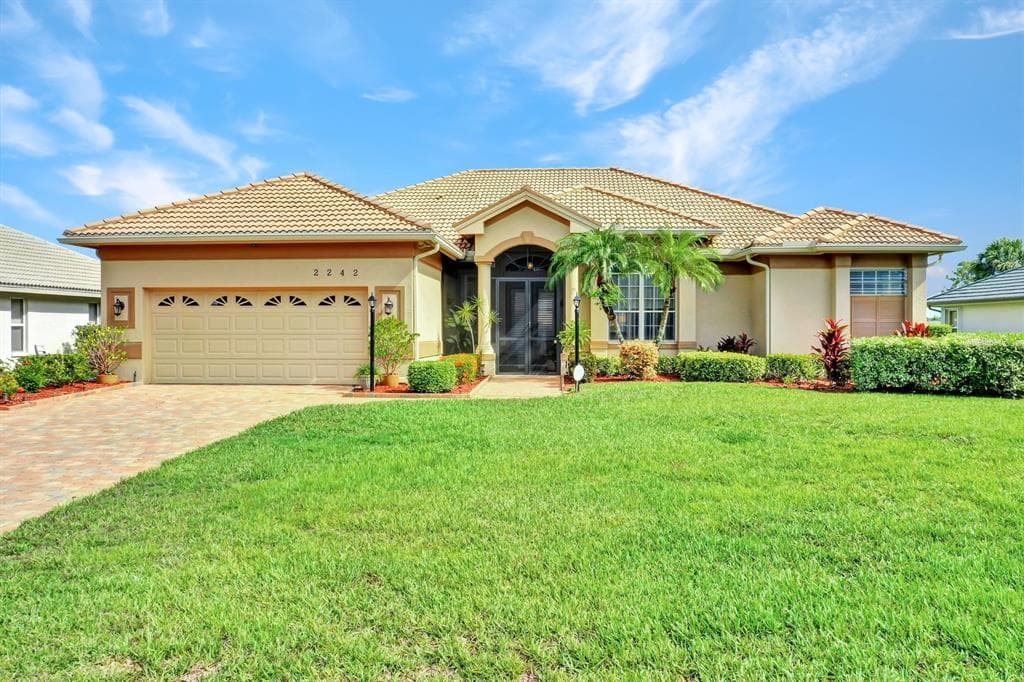 2242 OXFORD RIDGE CIRCLE UNIT 0 LEHIGH ACRES, FL 33973