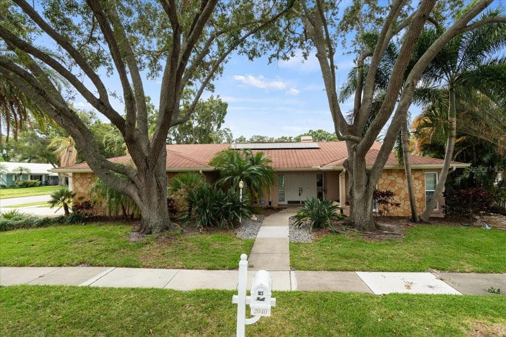 2040 EGRET DRIVE PALM HARBOR, FL 34683