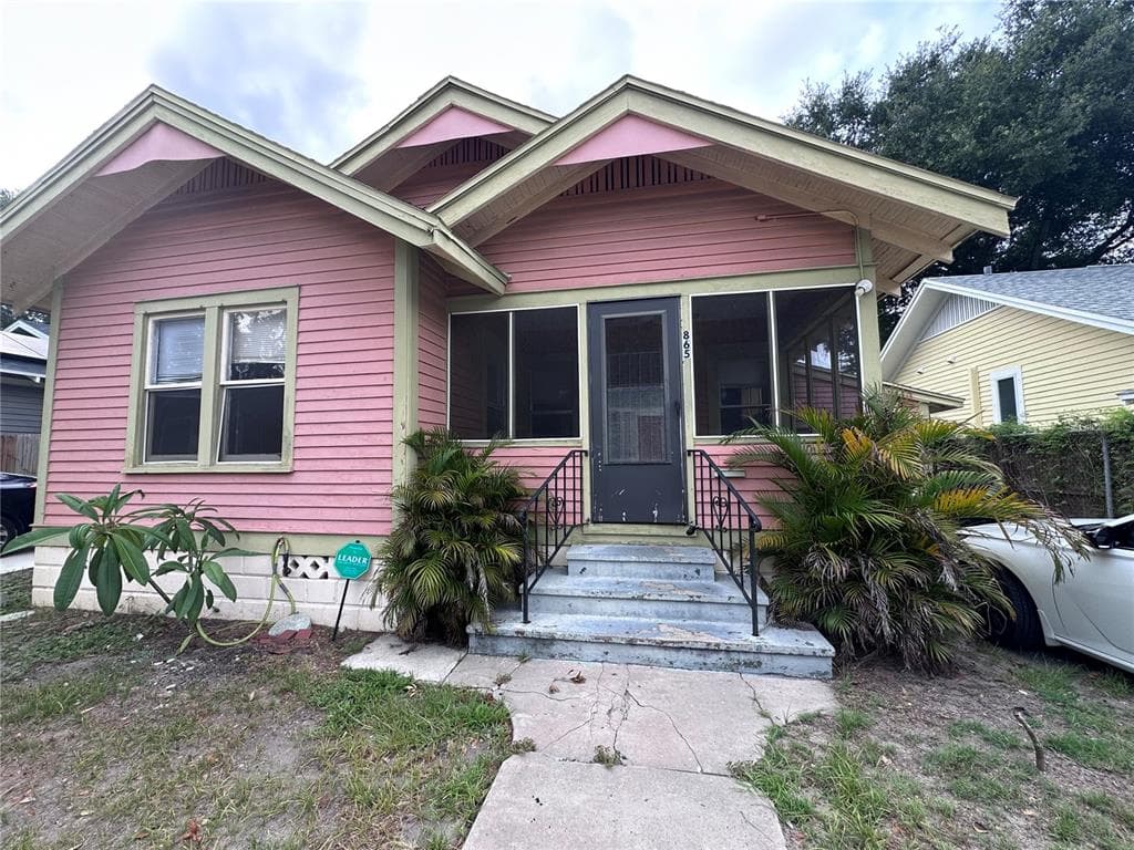 865 MARION COURT S ST PETERSBURG, FL 33701