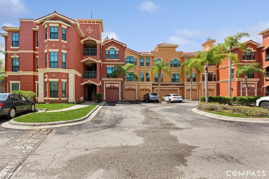 2741 VIA CIPRIANI UNIT 910A CLEARWATER, FL 33764