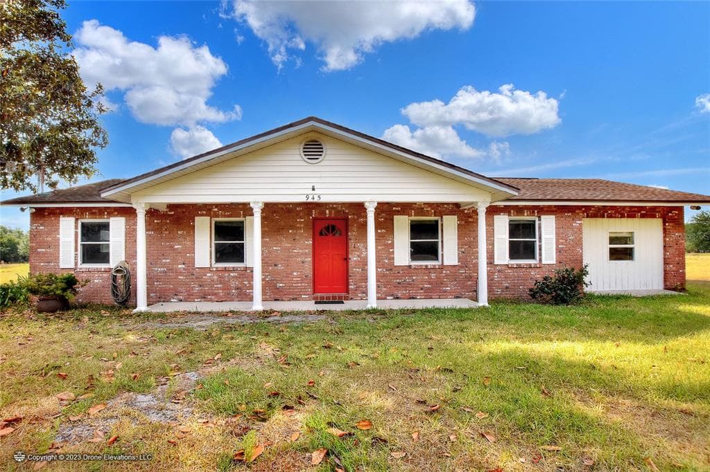 945 OLD WELCOME ROAD LITHIA, FL 33547