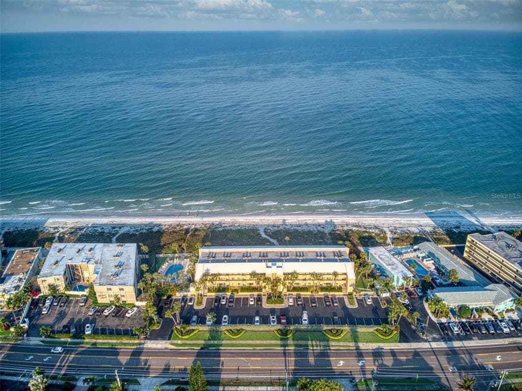 3400 GULF BOULEVARD UNIT 105 BELLEAIR BEACH, FL 33786
