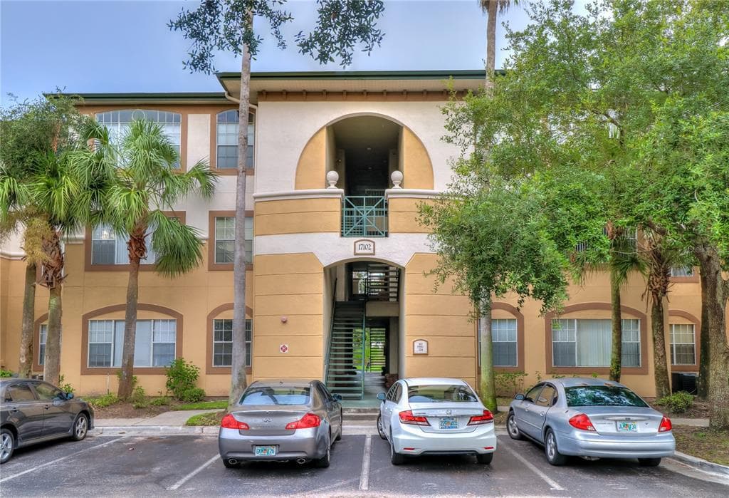 17102 CARRINGTON PARK DRIVE UNIT 320 TAMPA, FL 33647