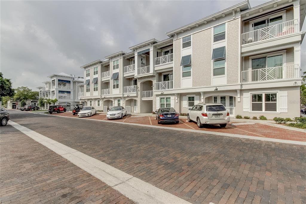 101 2ND AVENUE N UNIT 203 SAFETY HARBOR, FL 34695