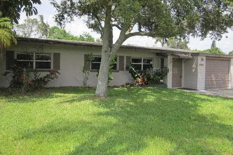 1908 30TH AVENUE W BRADENTON, FL 34205