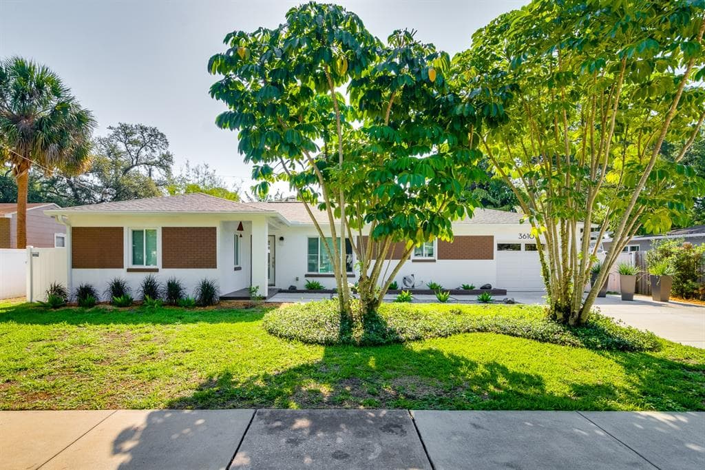 3610 S LOIS AVENUE TAMPA, FL 33629