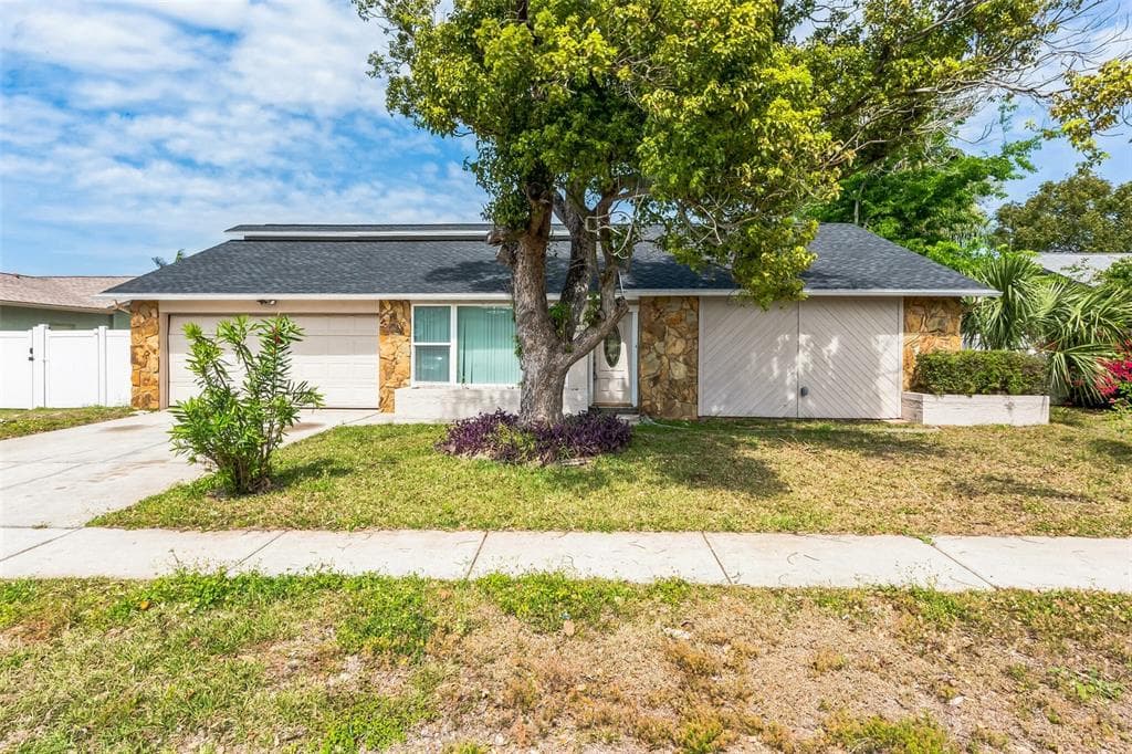 7403 FOXBLOOM DRIVE PORT RICHEY, FL 34668