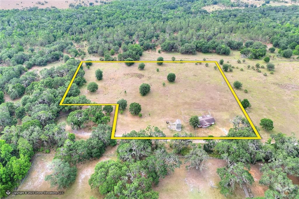 945 OLD WELCOME ROAD LITHIA, FL 33547