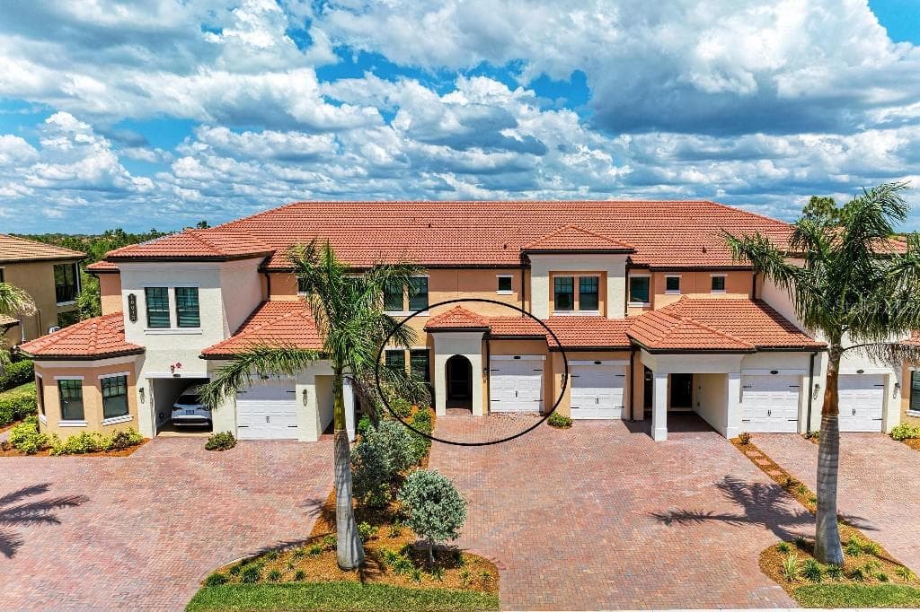 10043 CROOKED CREEK DRIVE UNIT 102 VENICE, FL 34293