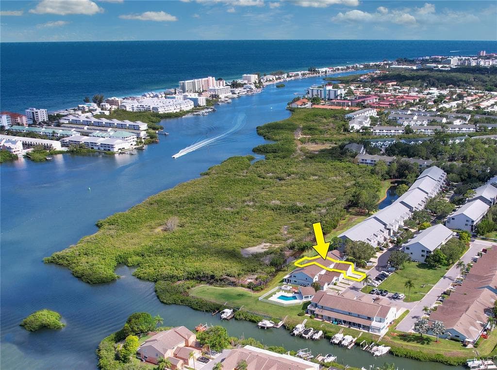 9440 TARA CAY COURT UNIT 28 SEMINOLE, FL 33776