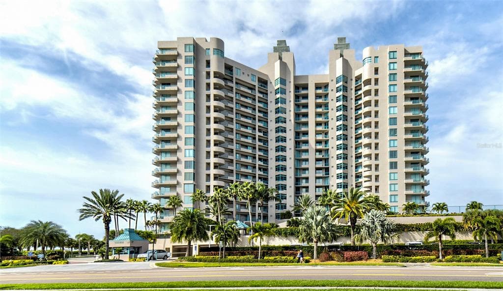 1560 GULF BOULEVARD UNIT 1005