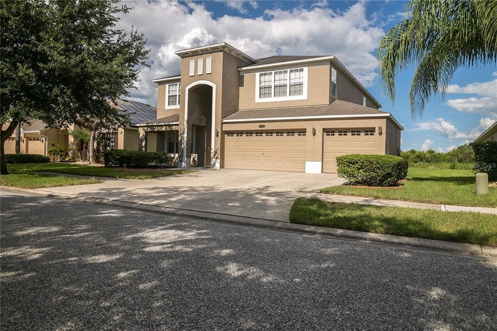 10811 BREAKING ROCKS DRIVE TAMPA, FL 33647
