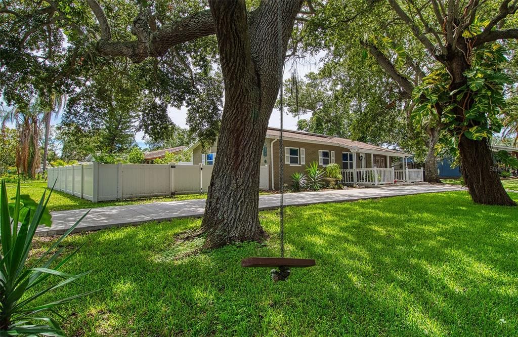 2187 ISABELLE STREET LARGO, FL 33774