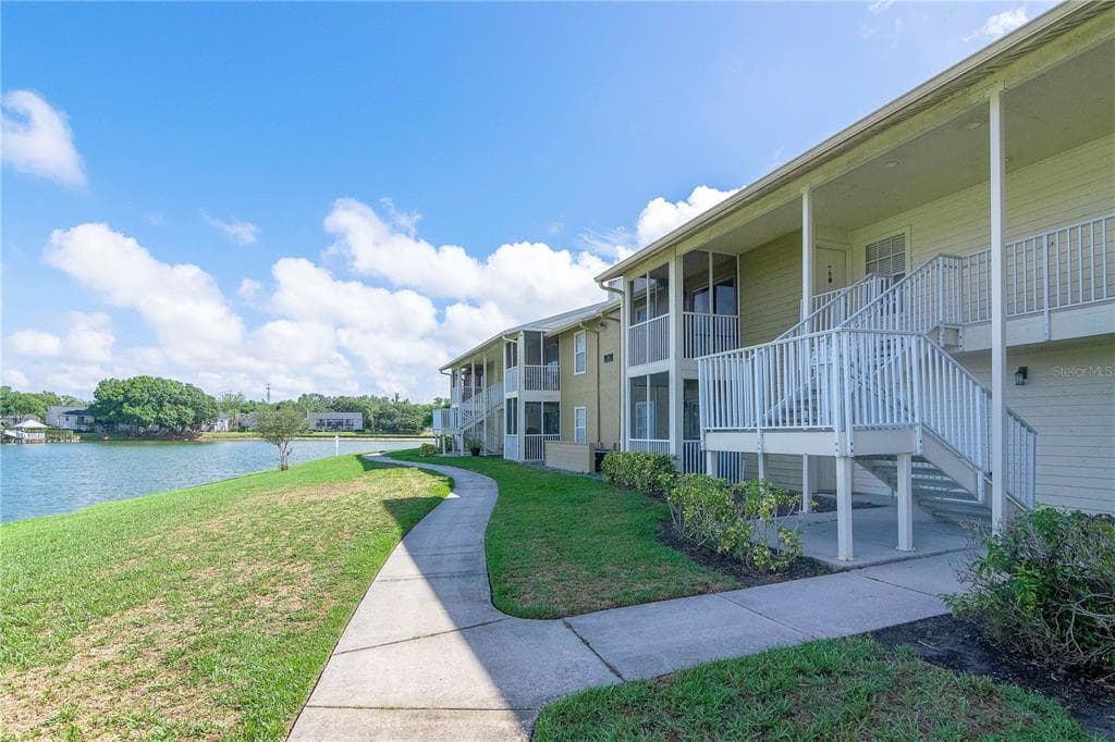 314 LAKE PARSONS GREEN UNIT 207 BRANDON, FL 33511