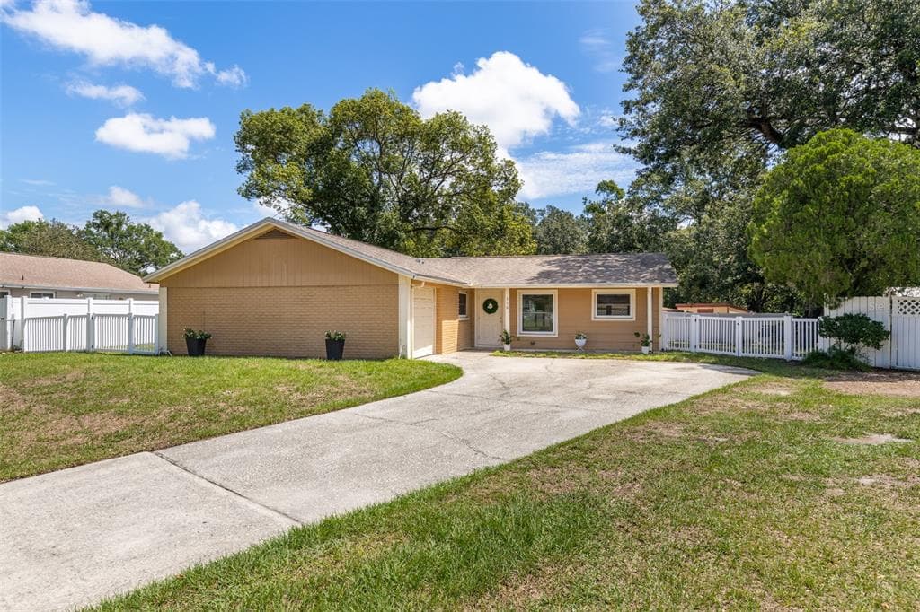 510 HIGHVIEW CIRCLE N BRANDON, FL 33510
