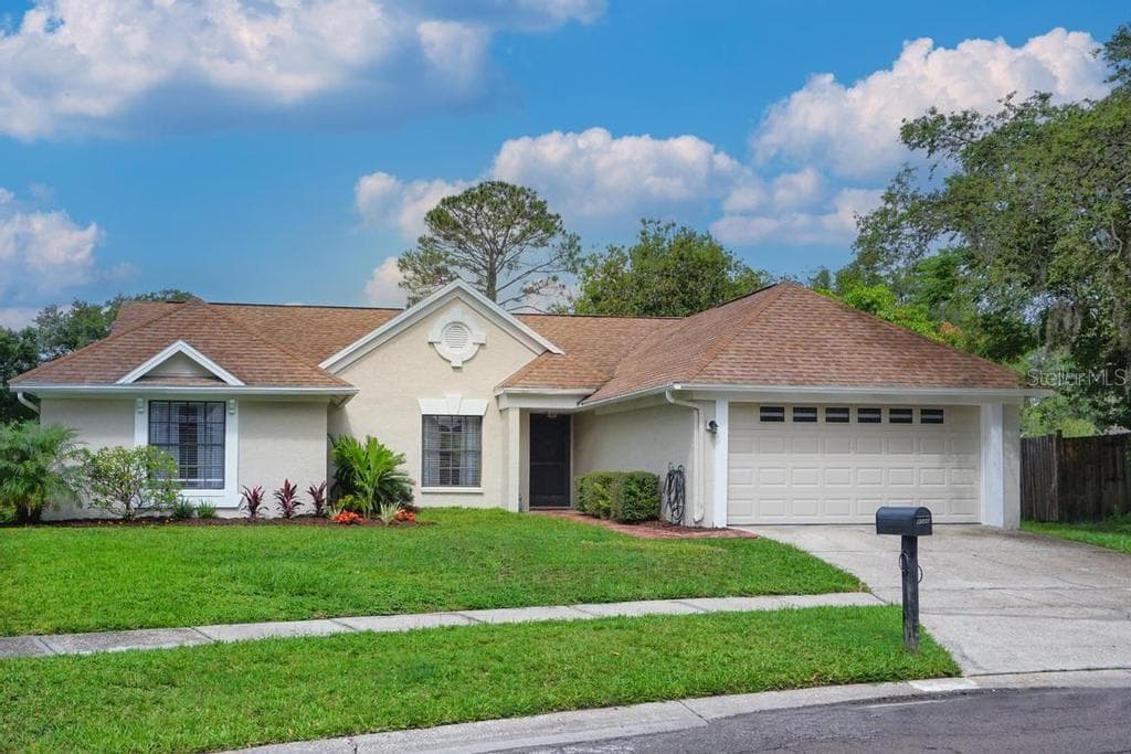 9546 PEBBLE GLEN AVENUE TAMPA, FL 33647