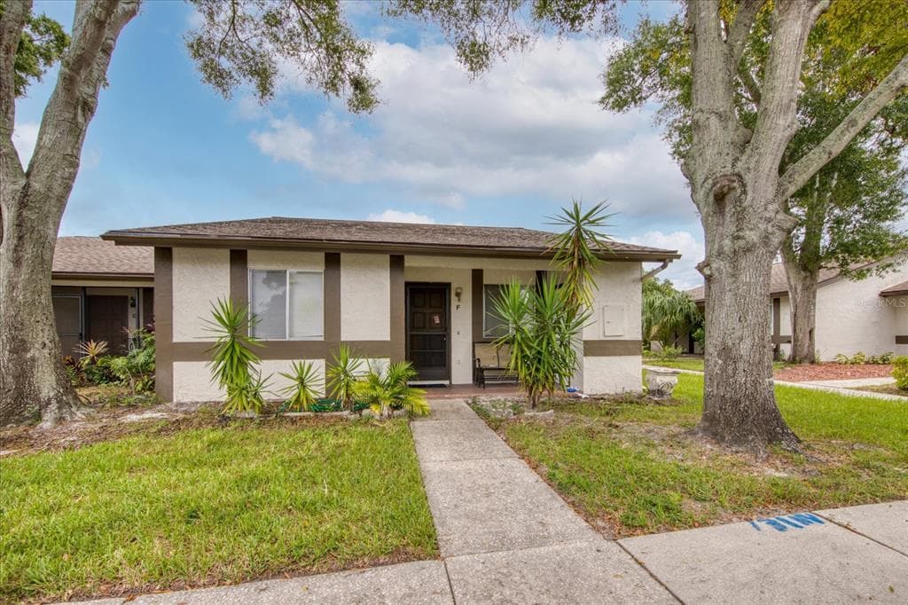 2888 BANCROFT CIRCLE E UNIT F PALM HARBOR, FL 34683
