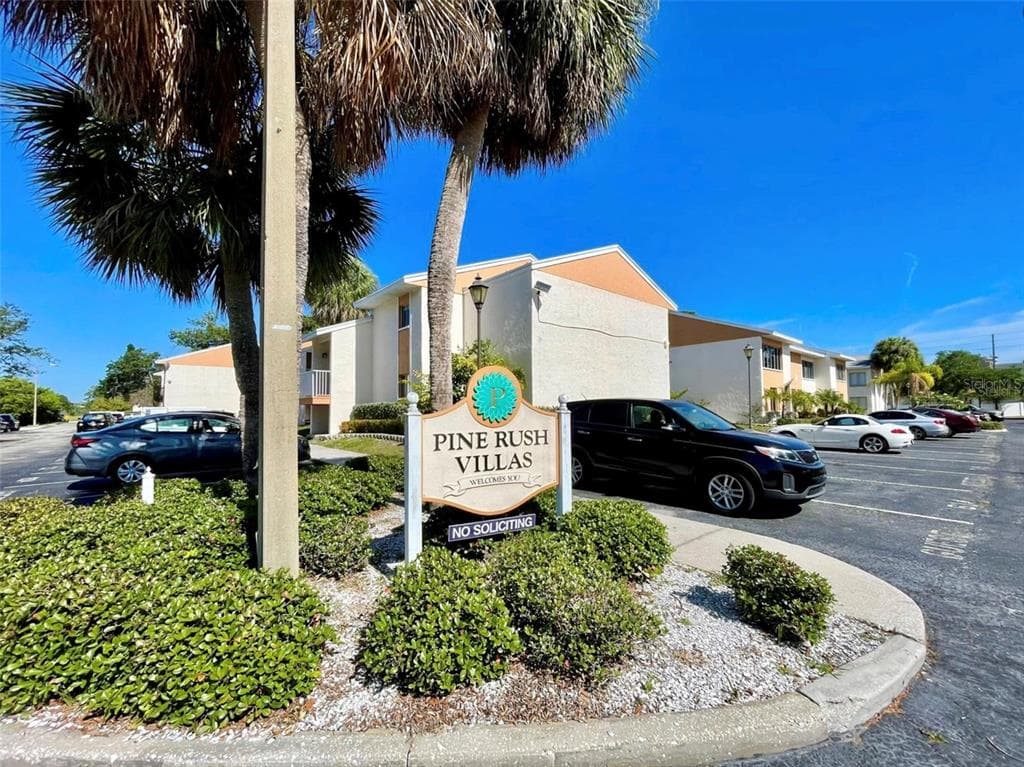 9960 5TH STREET N UNIT 301 ST PETERSBURG, FL 33702