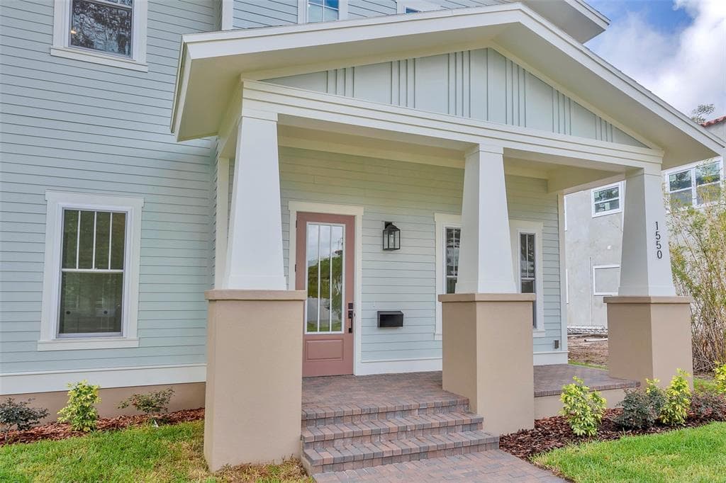 1550 48TH AVENUE N ST PETERSBURG, FL 33703