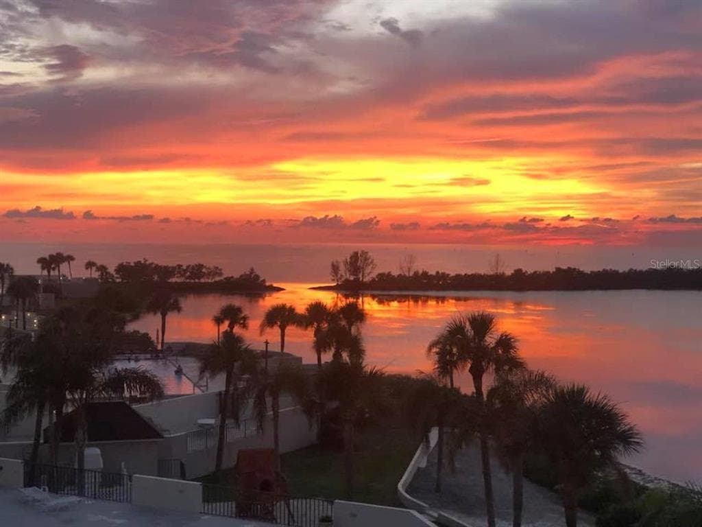 6035 SEA RANCH DRIVE UNIT 215 HUDSON, FL 34667