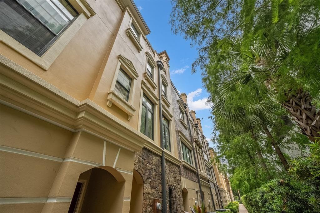 2217 SOHO BAY COURT TAMPA, FL 33606