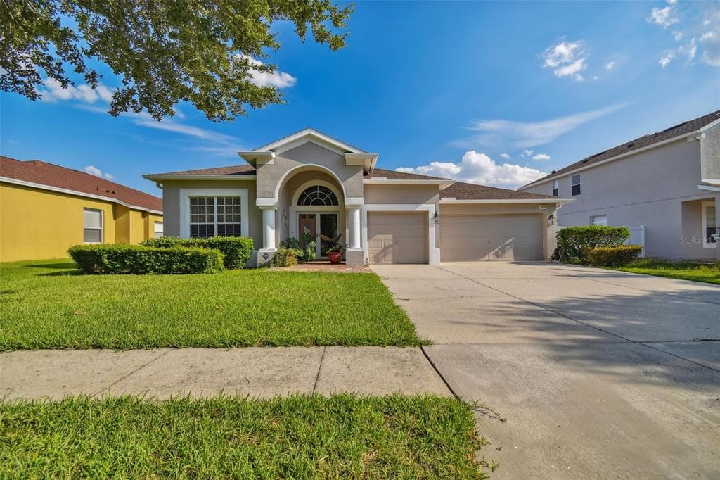 1916 HEARTLAND CIRCLE VALRICO, FL 33594
