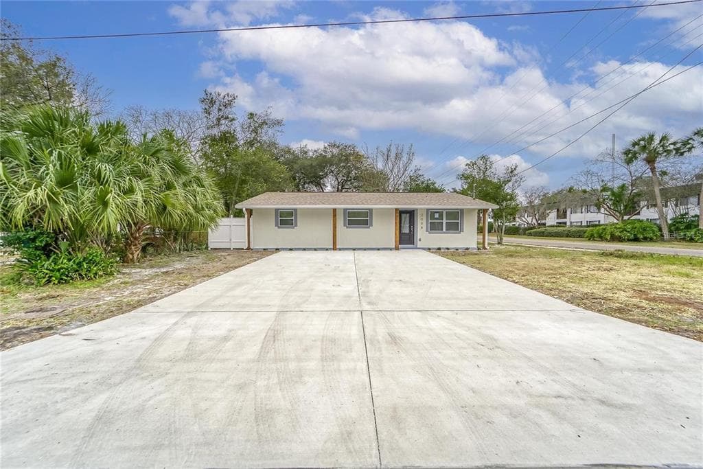 2008 W BOGIE DRIVE TAMPA, FL 33612