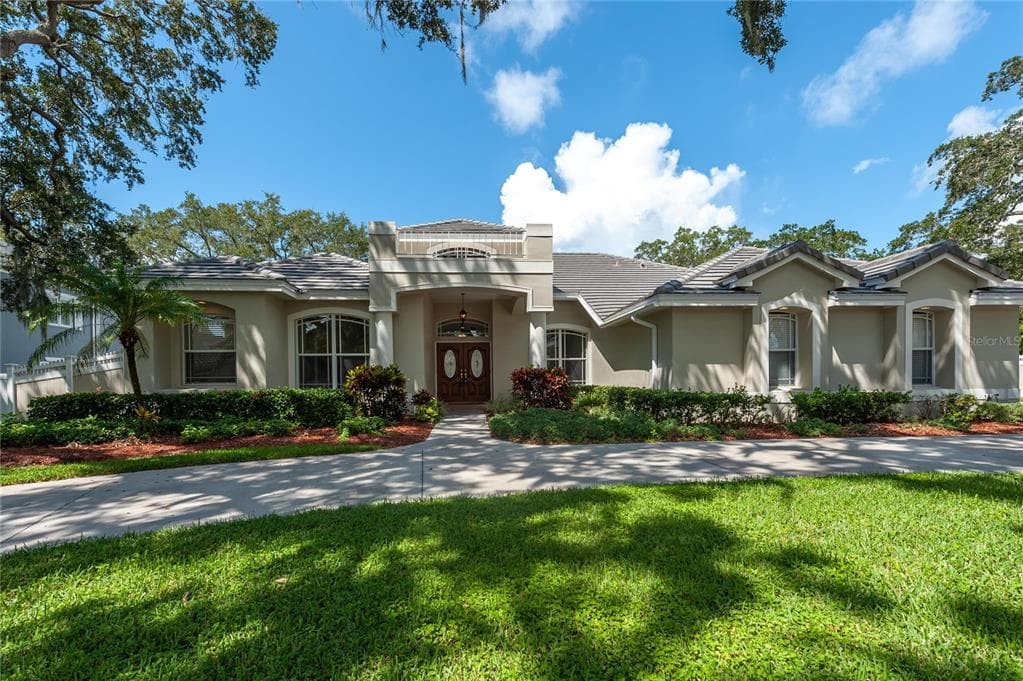 7390 HUNT CLUB LANE