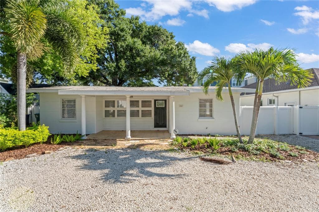 3707 W CLEVELAND STREET TAMPA, FL 33609