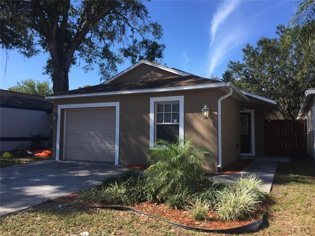 4309 LONGSHORE DRIVE LAND O LAKES, FL 34639