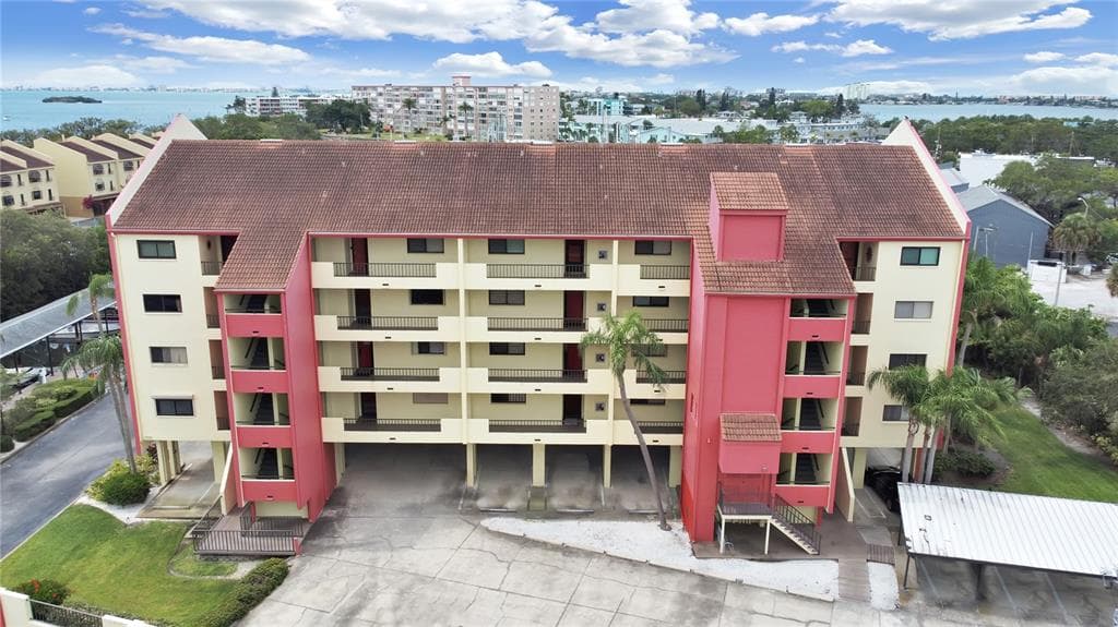 1750 HARBOR PL S UNIT 403 SOUTH PASADENA, FL 33707