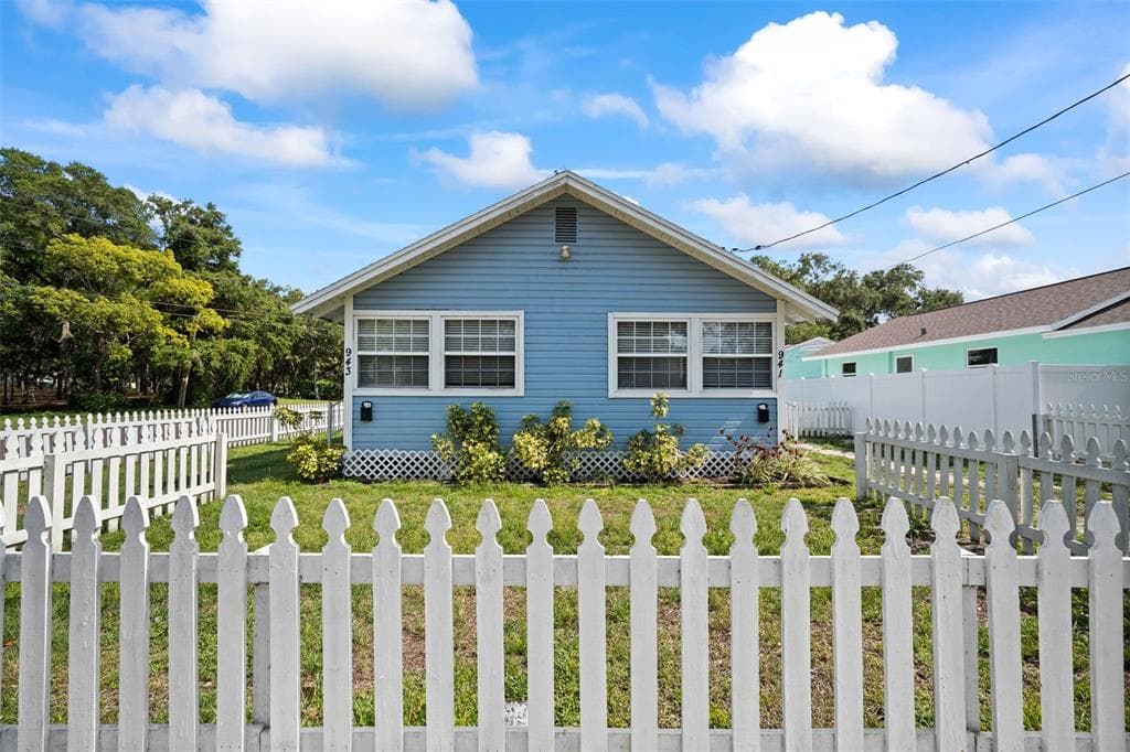 941 LAKEVIEW ROAD CLEARWATER, FL 33756