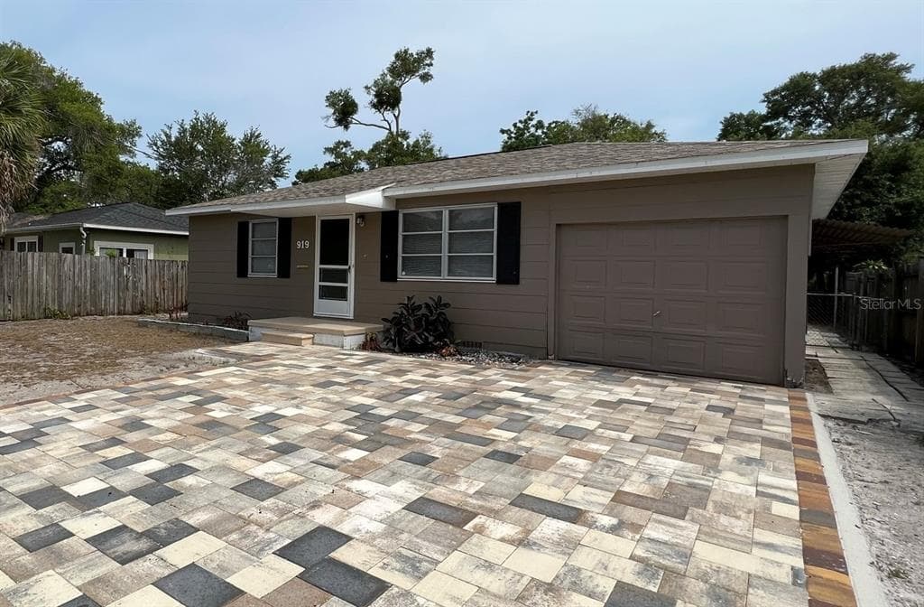 919 JEFFORDS STREET CLEARWATER, FL 33756