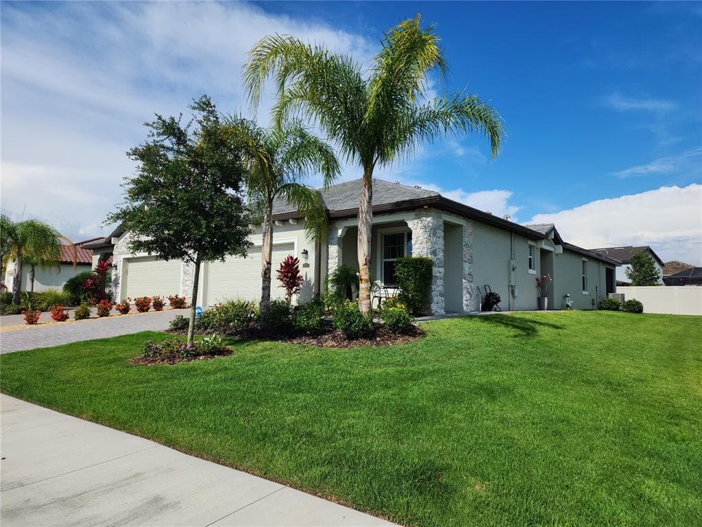2407 AVOLET COURT BRADENTON, FL 34211