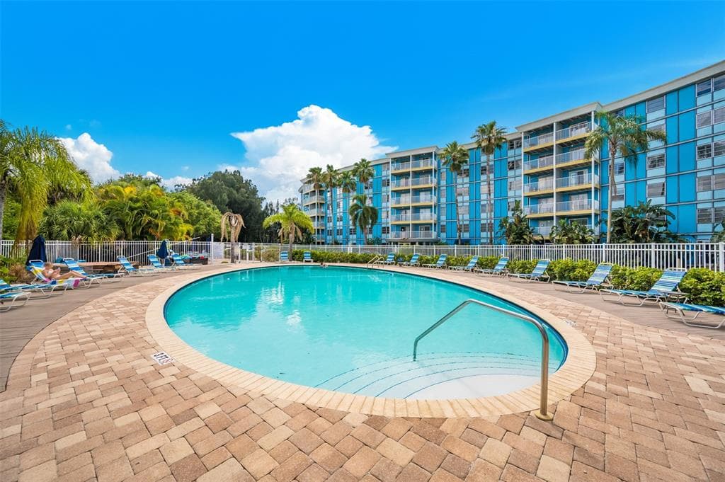 3315 58TH AVENUE S UNIT 415 ST PETERSBURG, FL 33712
