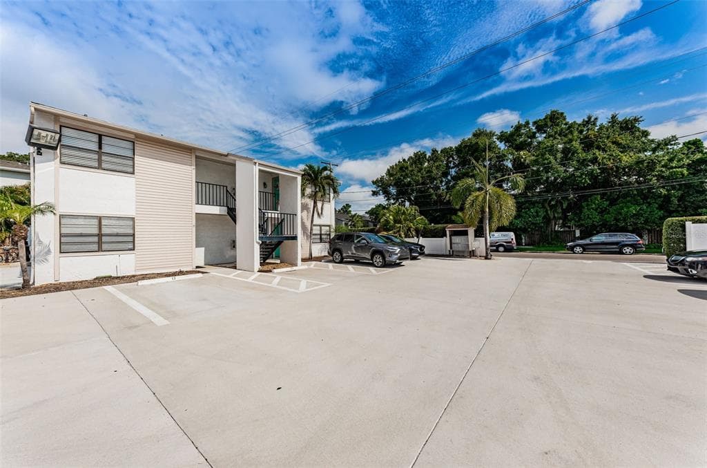 3102 W HORATIO STREET UNIT 18 TAMPA, FL 33609
