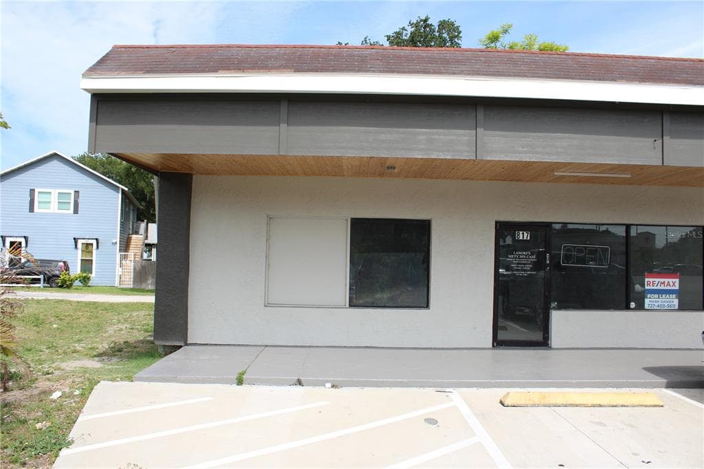 817 CLEARWATER LARGO ROAD S LARGO, FL 33770