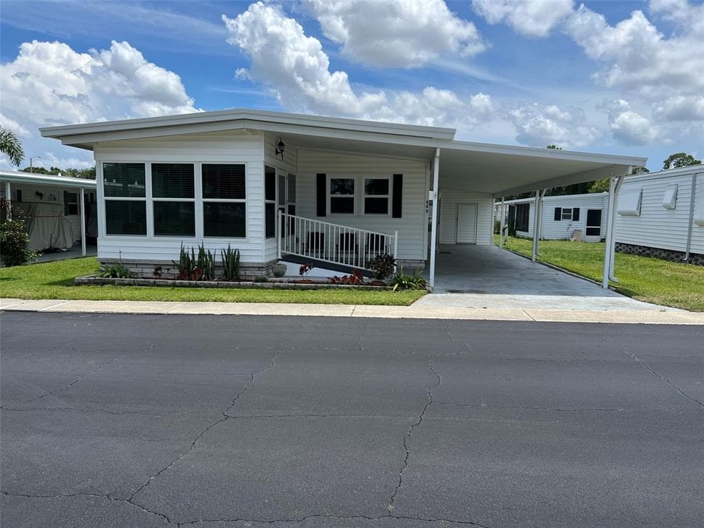 609 QUEEN PALM STREET LARGO, FL 33778