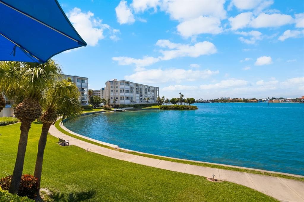 7912 SAILBOAT KEY BOULEVARD S UNIT 108 SOUTH PASADENA, FL 33707