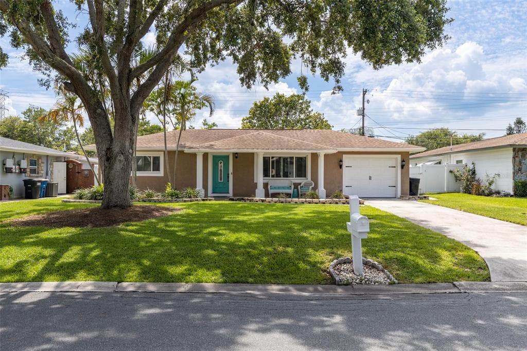 1252 BURMA AVENUE CLEARWATER, FL 33764
