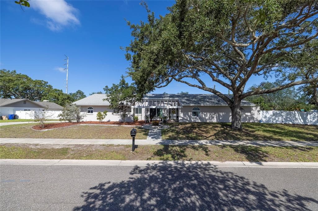 1922 MARLA COURT DUNEDIN, FL 34698
