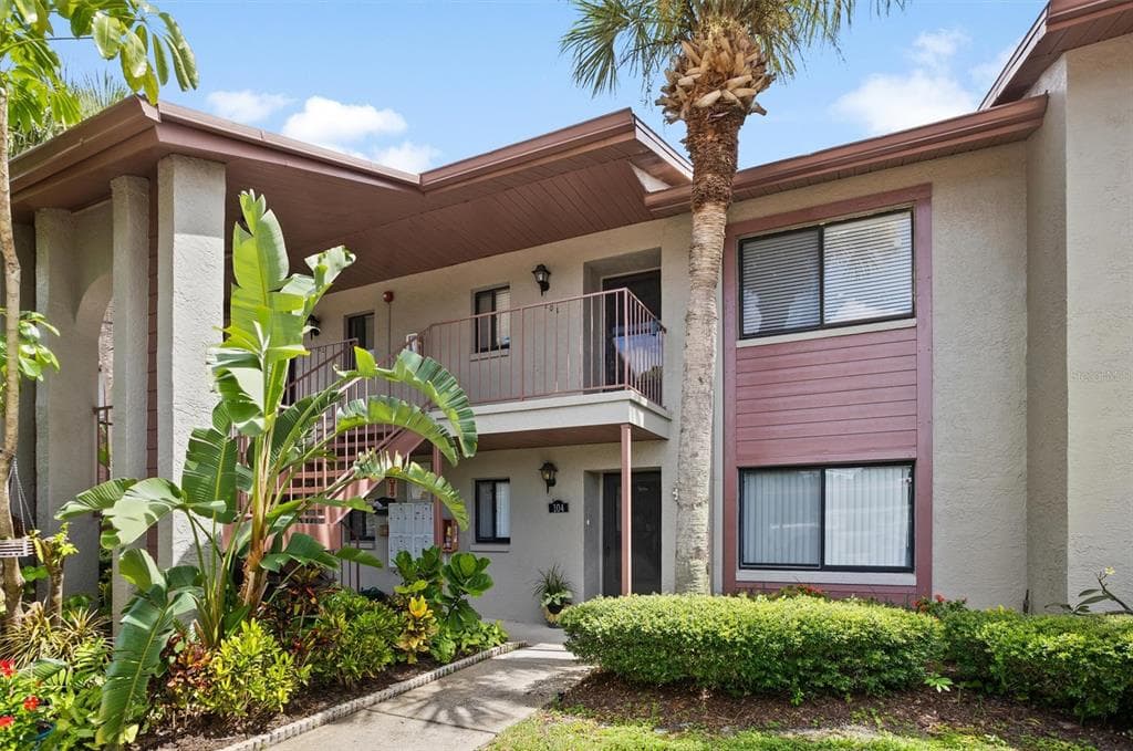727 83RD AVENUE N UNIT 204 ST PETERSBURG, FL 33702