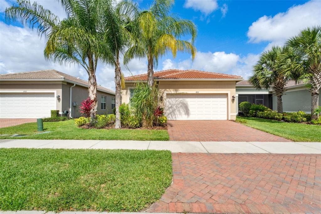 4912 SANDY GLEN WAY WIMAUMA, FL 33598
