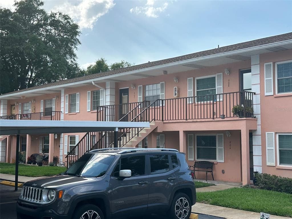 2250 DRUID ROAD E UNIT 906