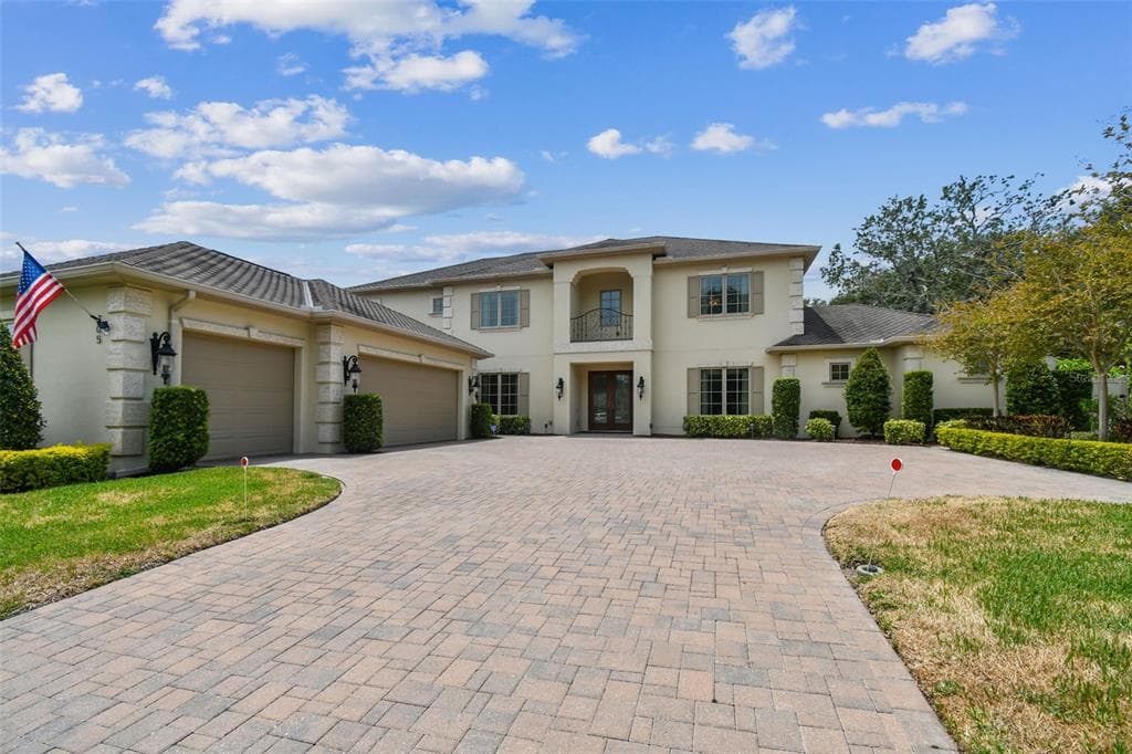 305 EASTLEIGH DRIVE BELLEAIR, FL 33756