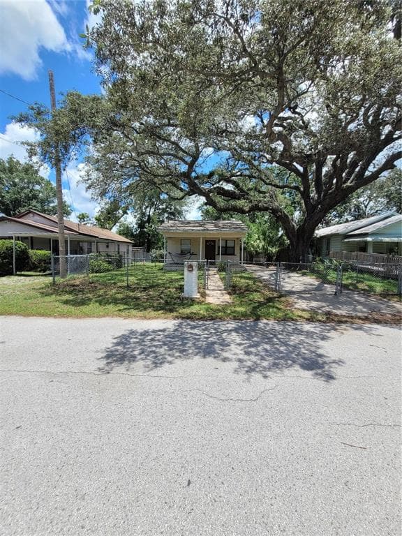 2914 LINDELL AVENUE TAMPA, FL 33610