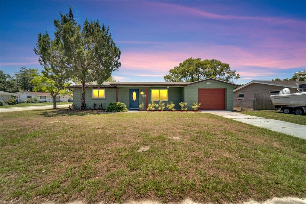 7708 HOLLYRIDGE DRIVE NEW PORT RICHEY, FL 34653