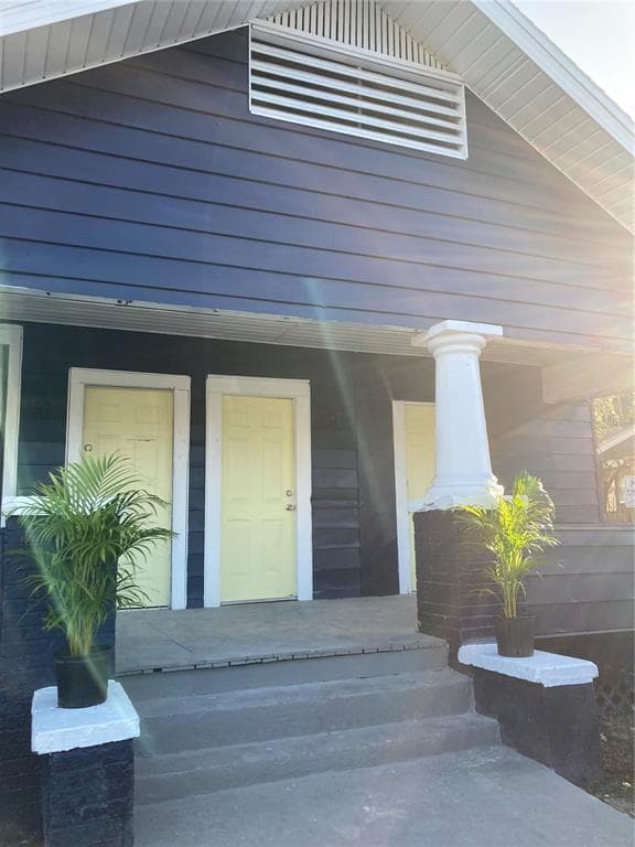 1005 E LAKE AVENUE UNIT 2 TAMPA, FL 33605
