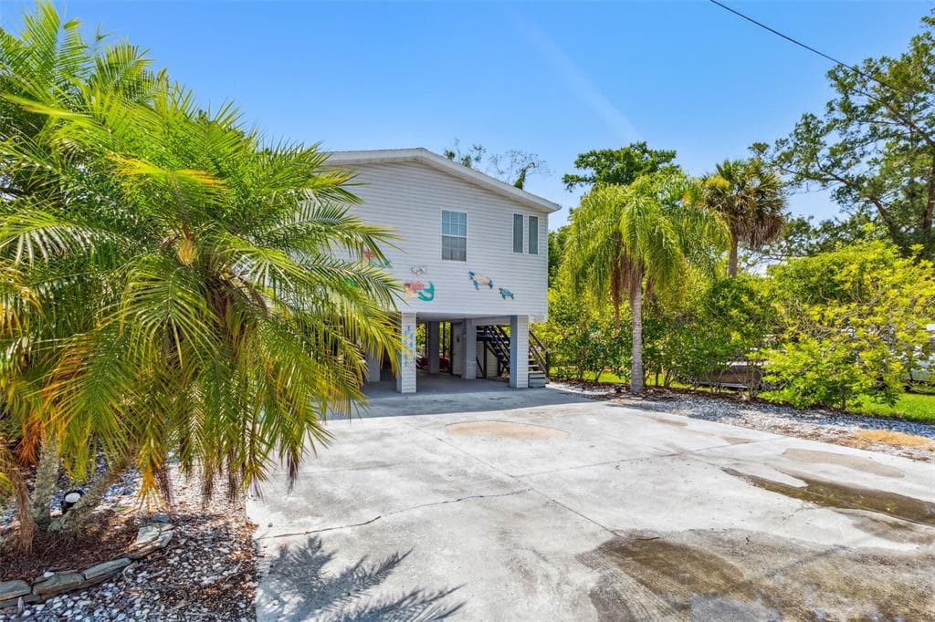 7261 ABERDEEN COURT WEEKI WACHEE, FL 34607