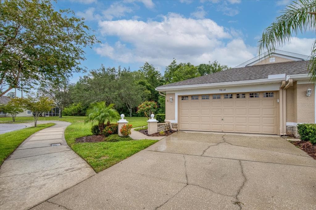 9814 BRIDGETON DRIVE TAMPA, FL 33626